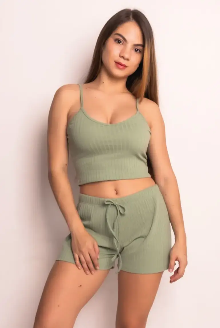 Set blusa de tiras y short